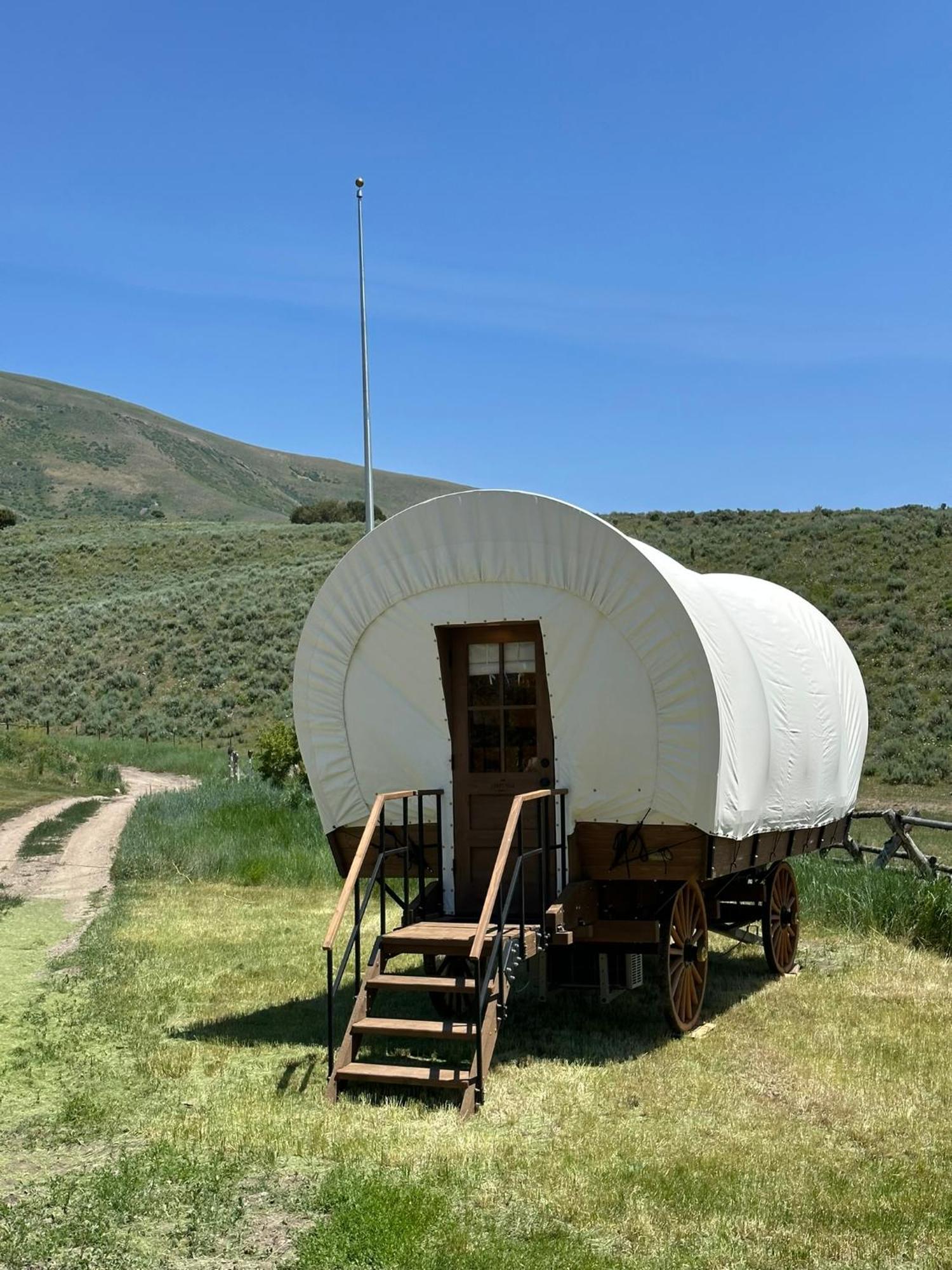 Eycat Lodging Company Вапити Экстерьер фото